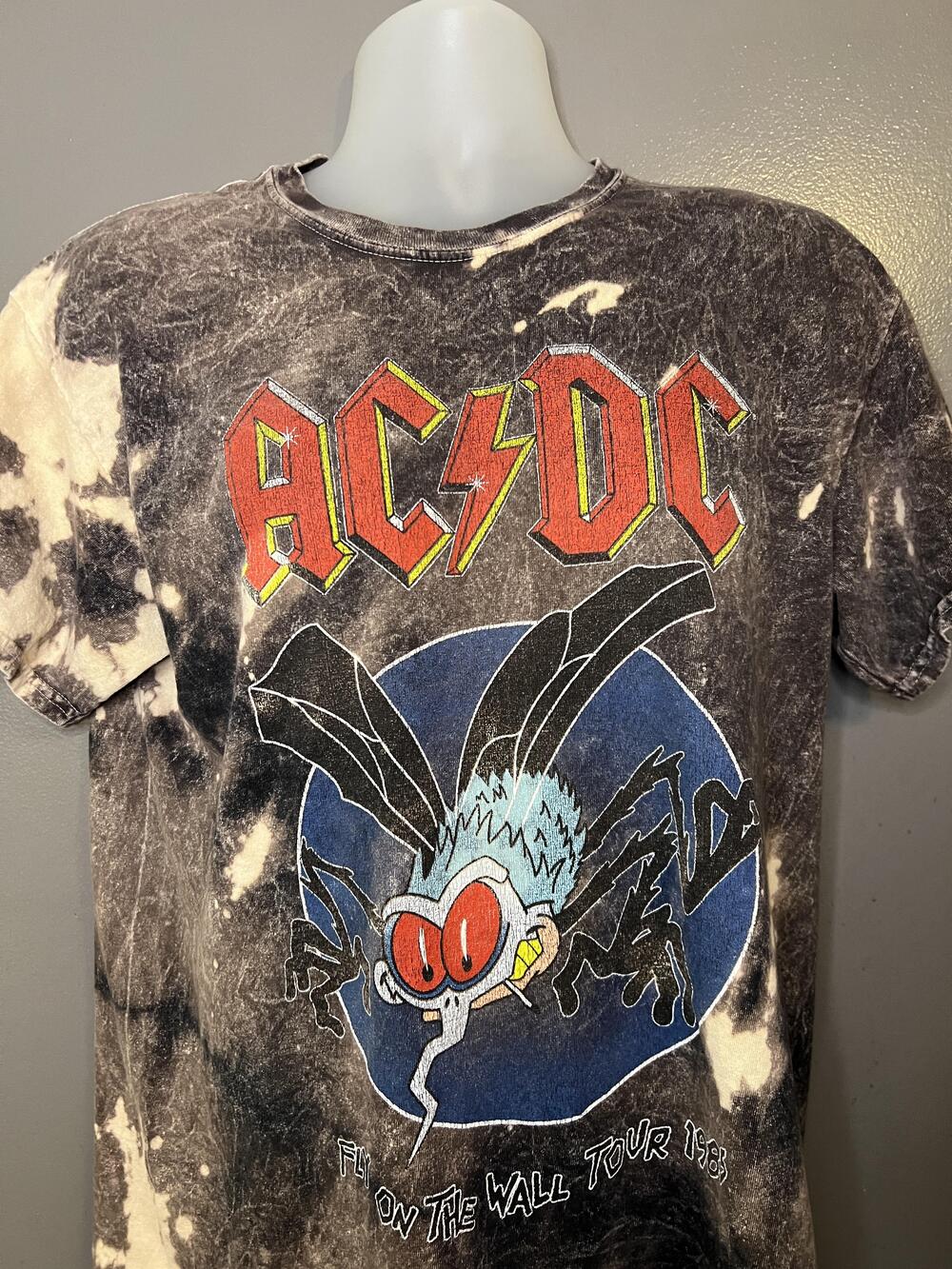 AC/DC Shirt Mens Medium Multicolor Bleach Tie Dye Fly On The Wall Tour 1985 Tee